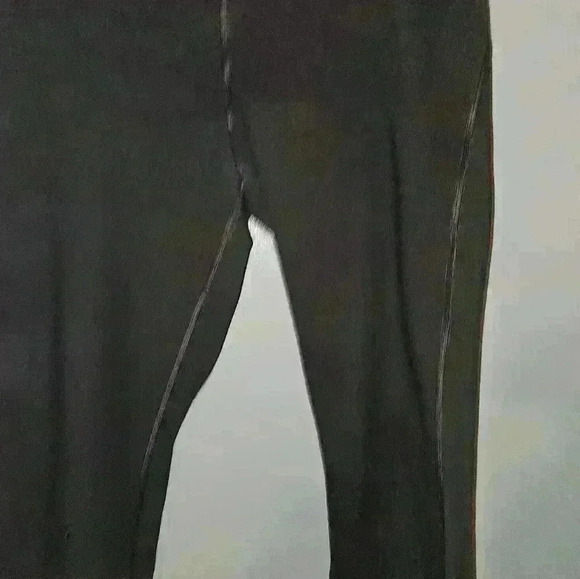 Amazon Essentials Womans Capri Leggings Size M - Picture 6 of 9